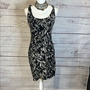 Ann Taylor Petit Black and White Patterned Jersey Knit Dress